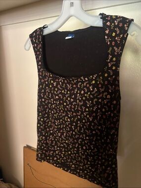 Women’s Black Floral Tank Top - Casual Scoop Neck